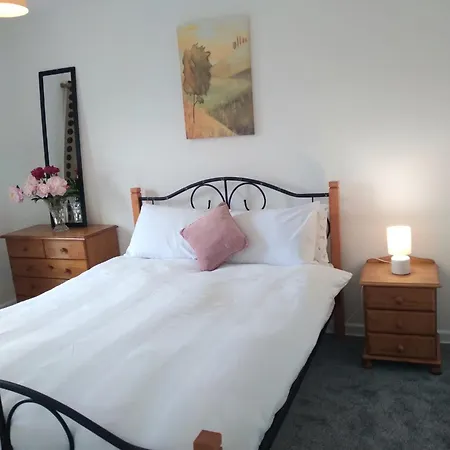 Сasa de vacaciones Lovely 3 Bedroom House In Great Location *