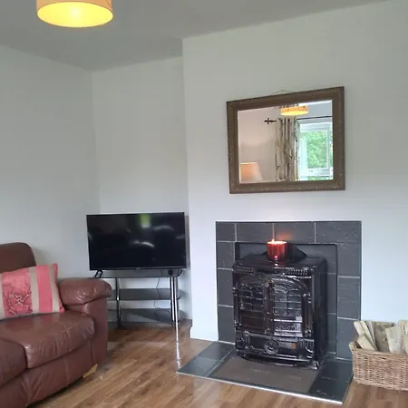 Lovely 3 Bedroom House In Great Location * Westport